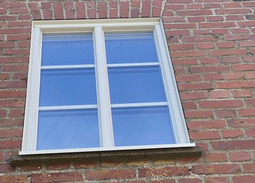  Aluminiumklädda träfönster